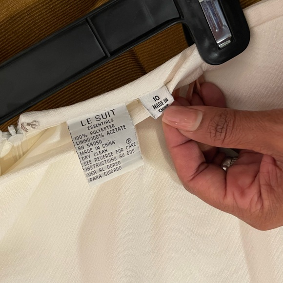 Le Suit Essentials Ivory Skirt Set Sz 10 - Picture 7 of 14